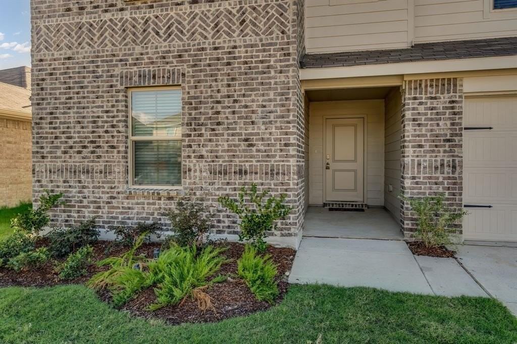 5111 Eden Point Drive - Photo 4 of 36