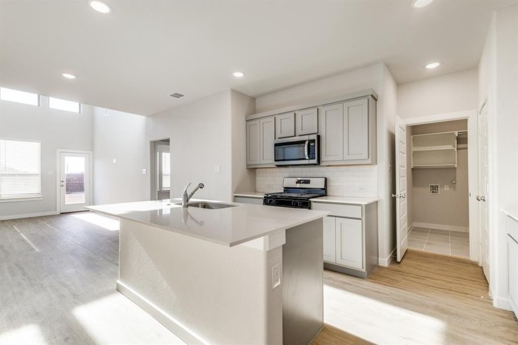 107 Huckleberry Rd - Photo 7 of 30