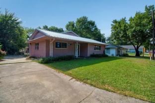 929 Dodson St - Photo 1 of 1