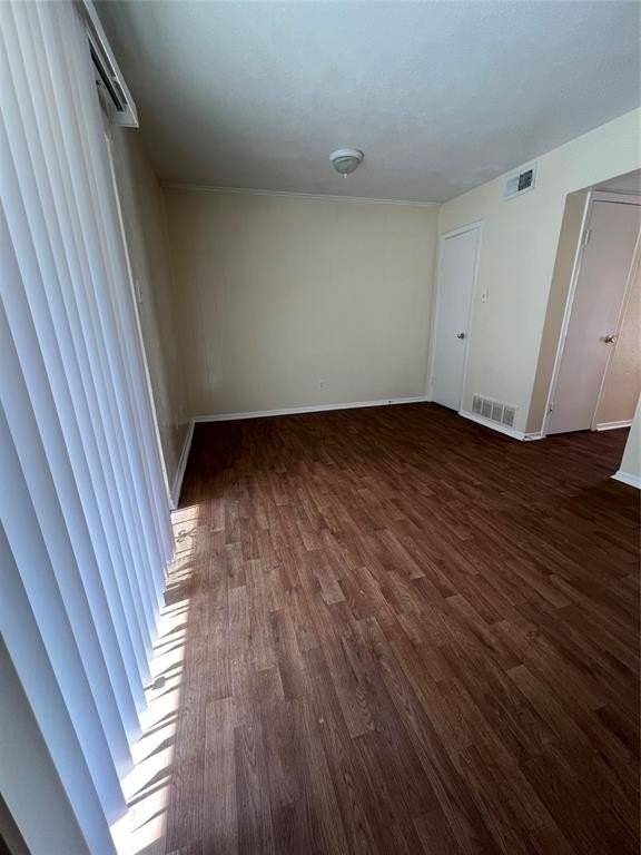 5221 Grovewood St - Photo 2 of 9