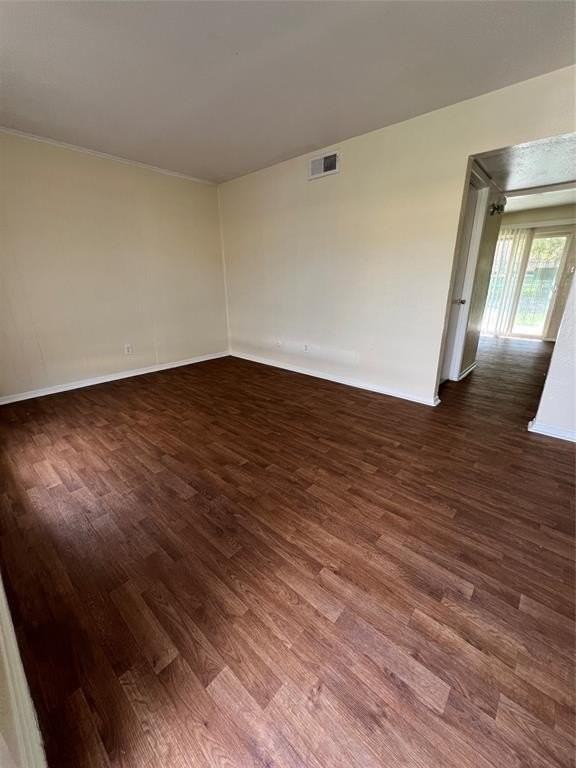 5221 Grovewood St - Photo 3 of 9