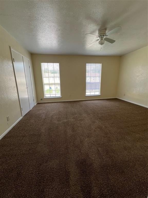 5221 Grovewood St - Photo 5 of 9