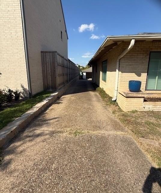 6365 Malcolm Dr - Photo 4 of 40