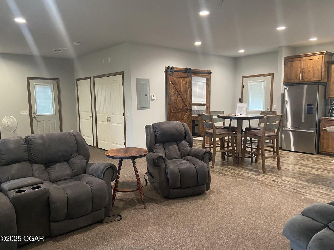 1102 North Anderson Avenue - Photo 3 of 4