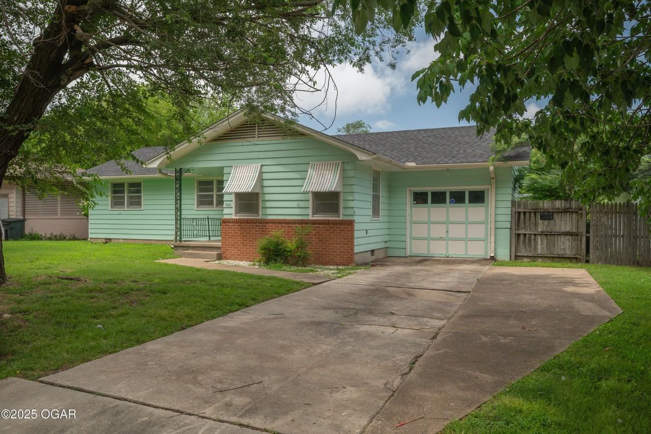 3010 Missouri Ave - Photo 2 of 20