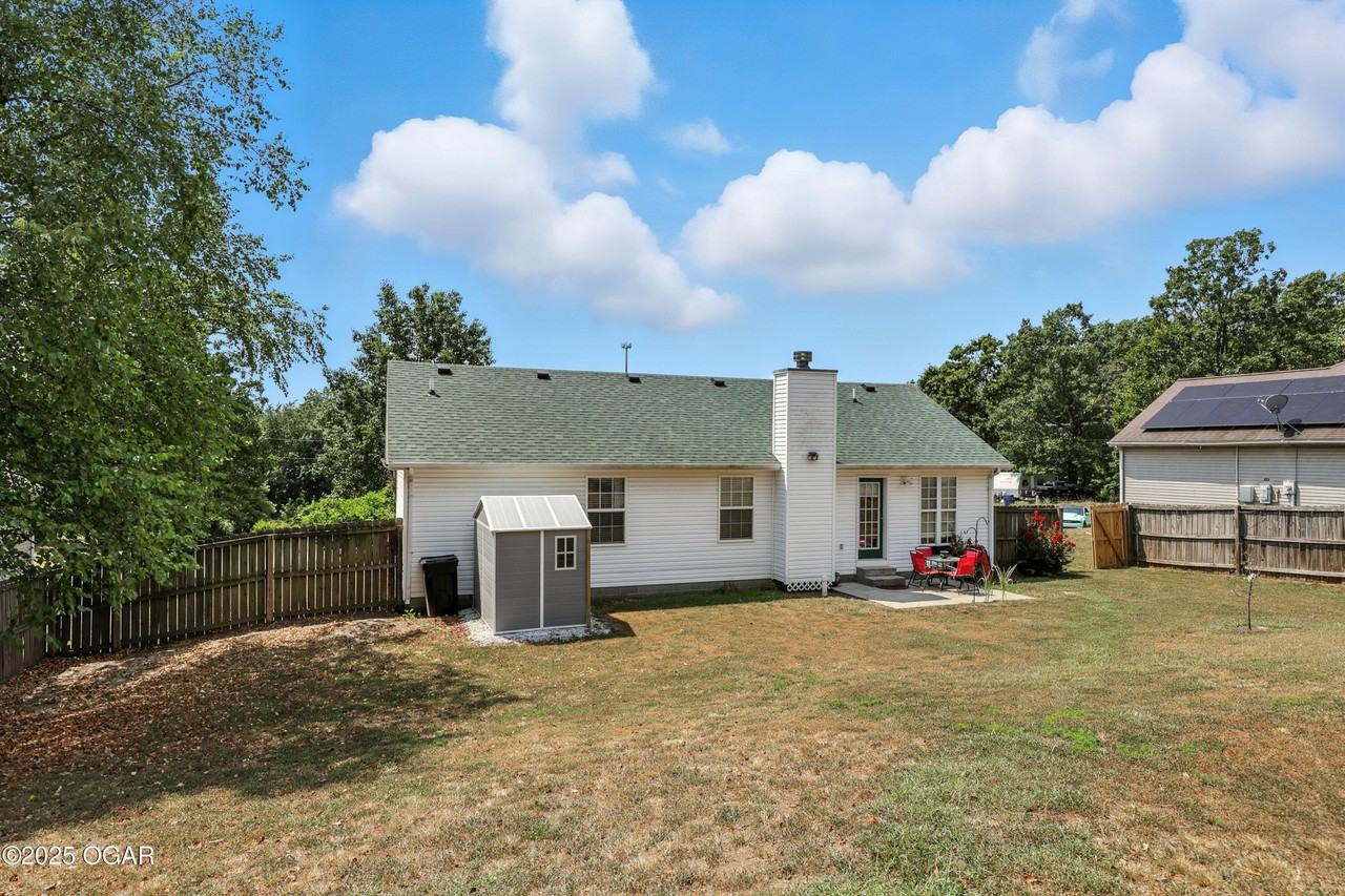 1923 West Elm Drive - Photo 5 of 35