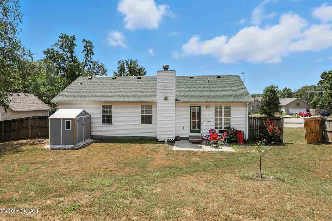 1923 West Elm Drive - Photo 6 of 35