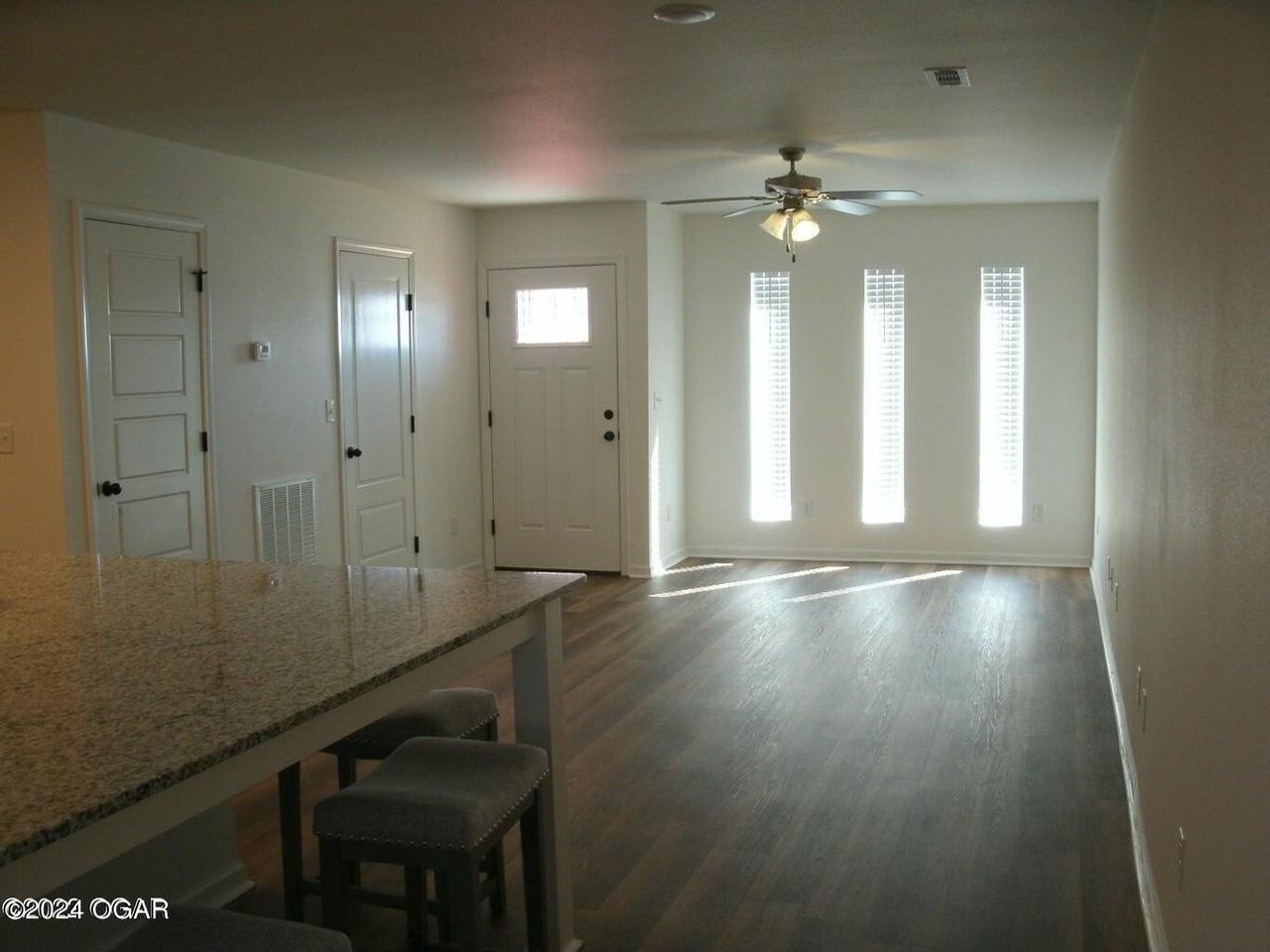 608 Cass Cir - Photo 3 of 15