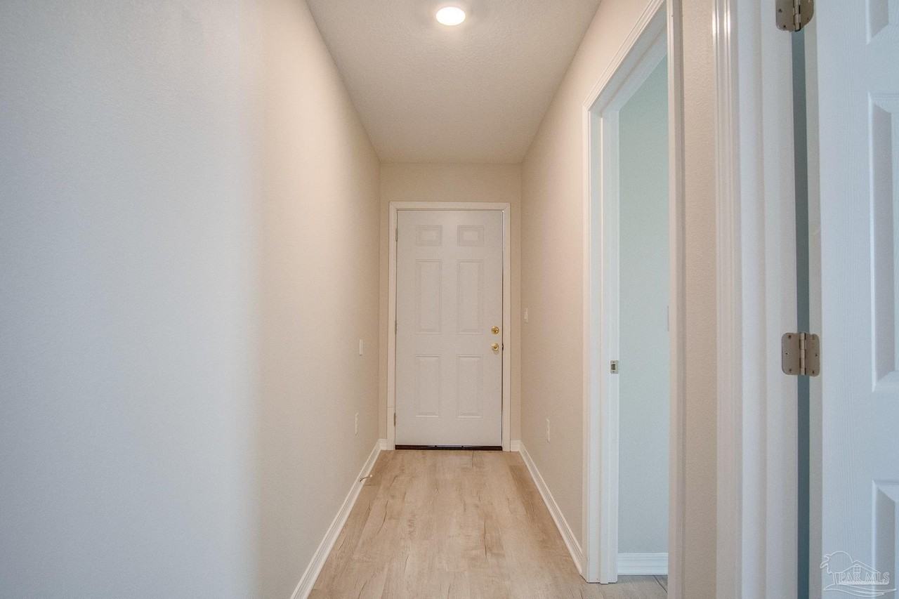 2888 N 24th Ave - Photo 2 of 29