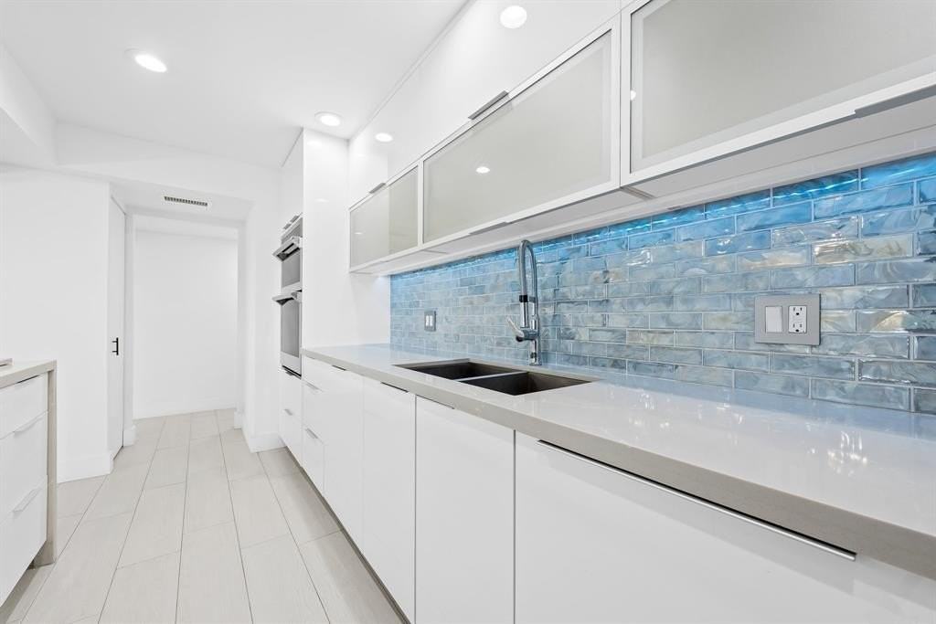 877 Ne 195th St #422 - Photo 6 of 25