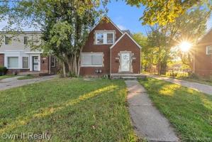 featured image of 4316 Lakewood St