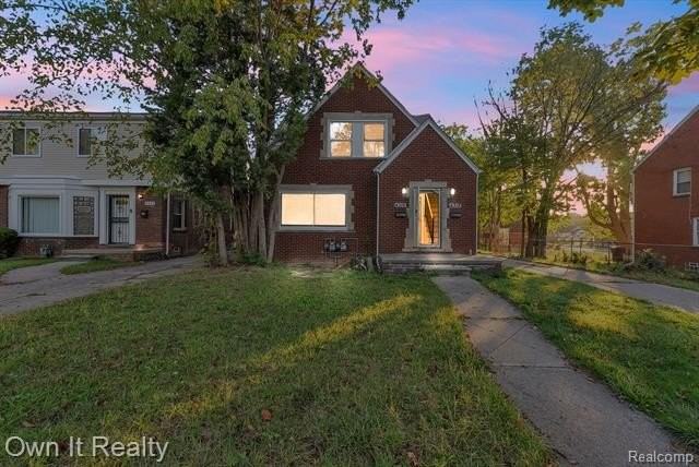 4316 Lakewood St - Photo 2 of 27