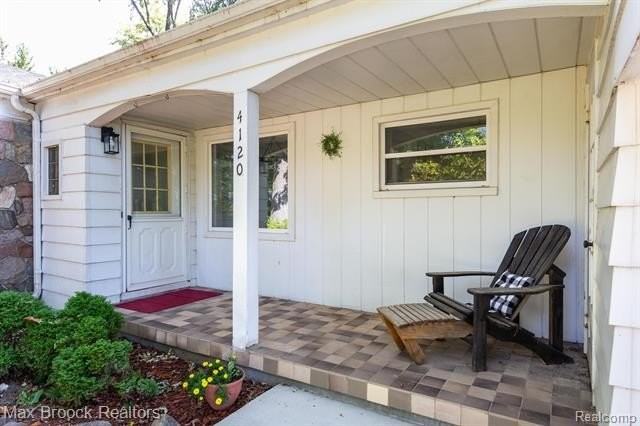 4120 Lotus Dr - Photo 3 of 46