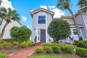 featured image of 10910 Lakemore Ln #201