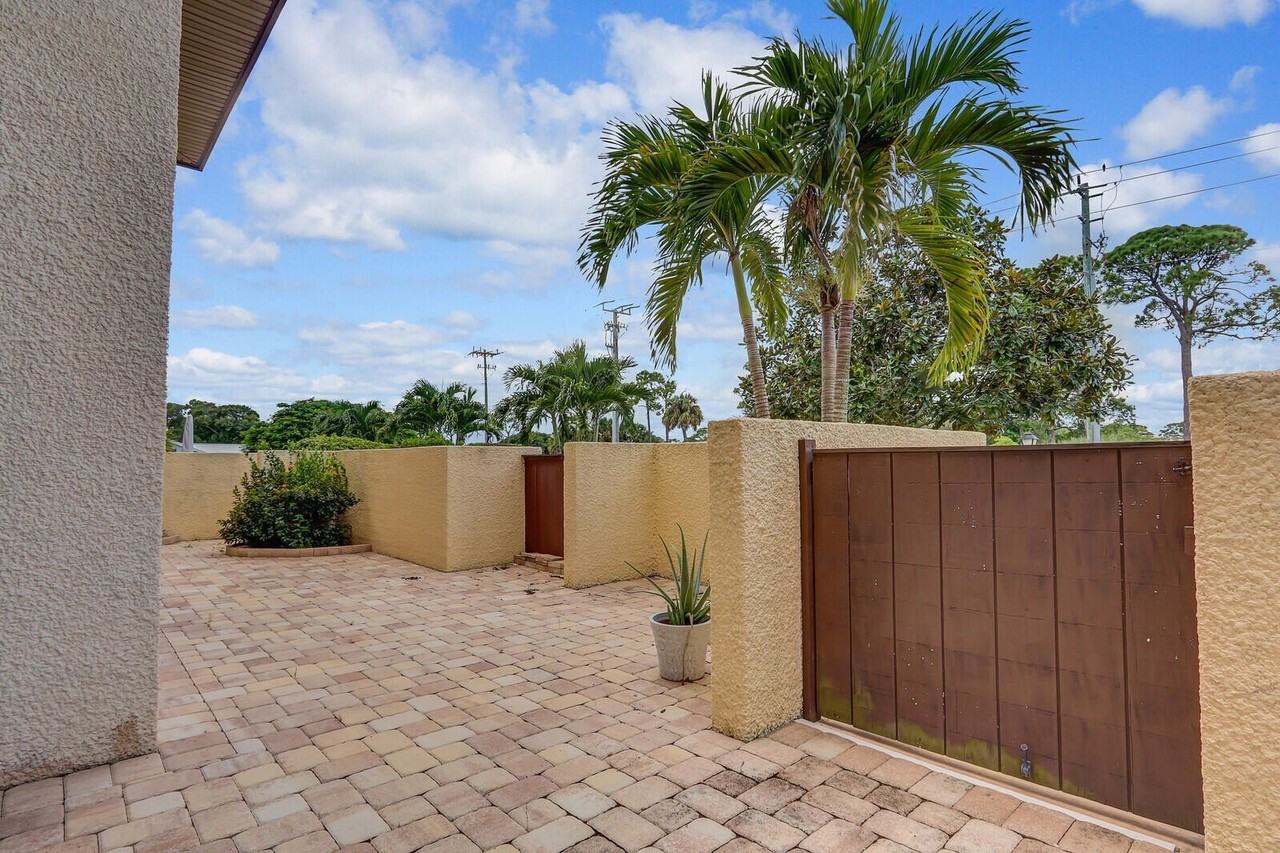 1800 Se St. Lucie Blvd #9-103 - Photo 7 of 35