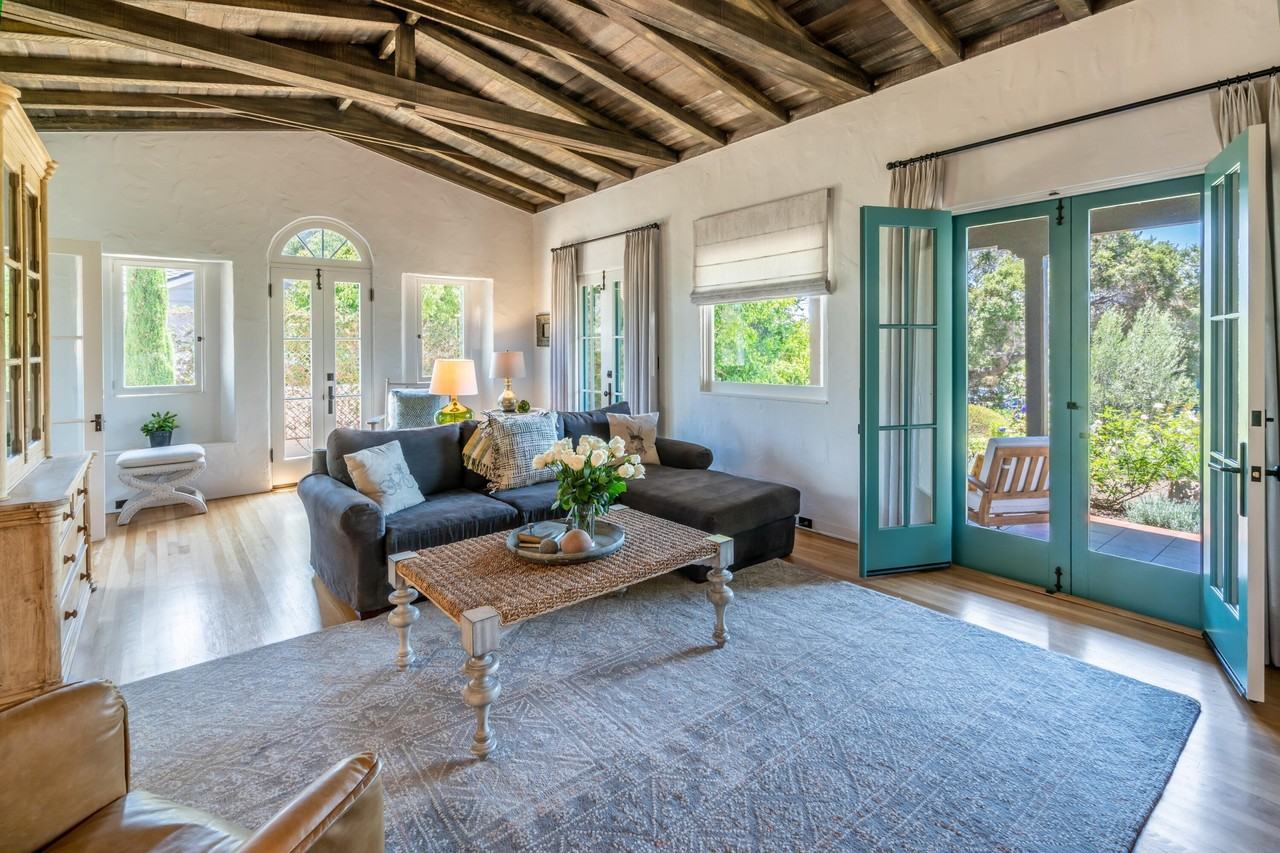 2328 State St - Photo 4 of 22