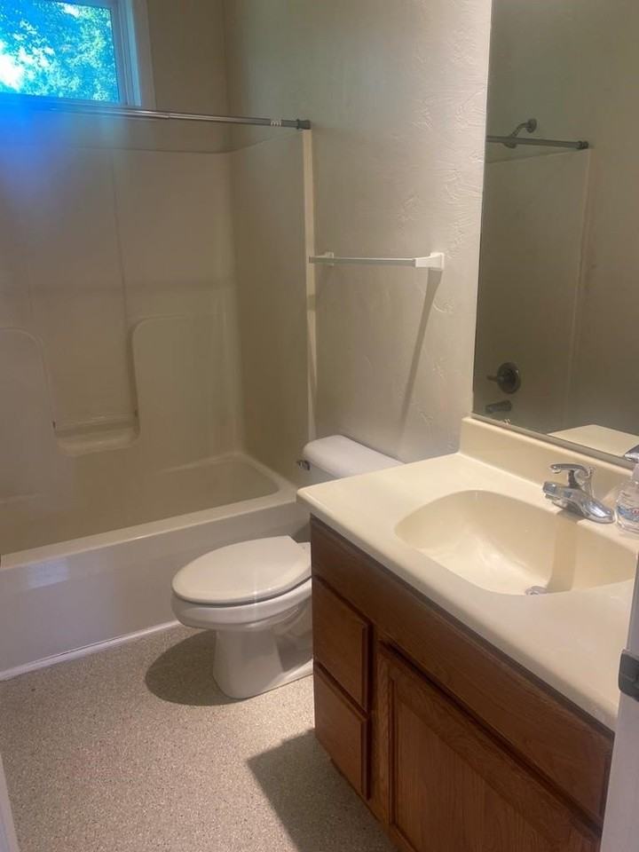 350 S Cottage St - Photo 6 of 9