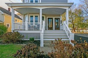 featured image of 20 Fenner Ave #1