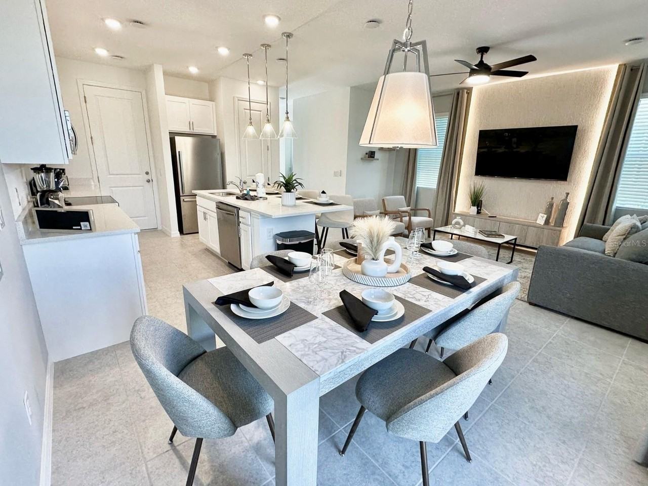 666 Longboat Dr - Photo 5 of 28