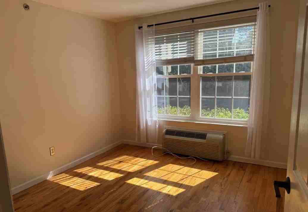 25 Crest St - Photo 6 of 10