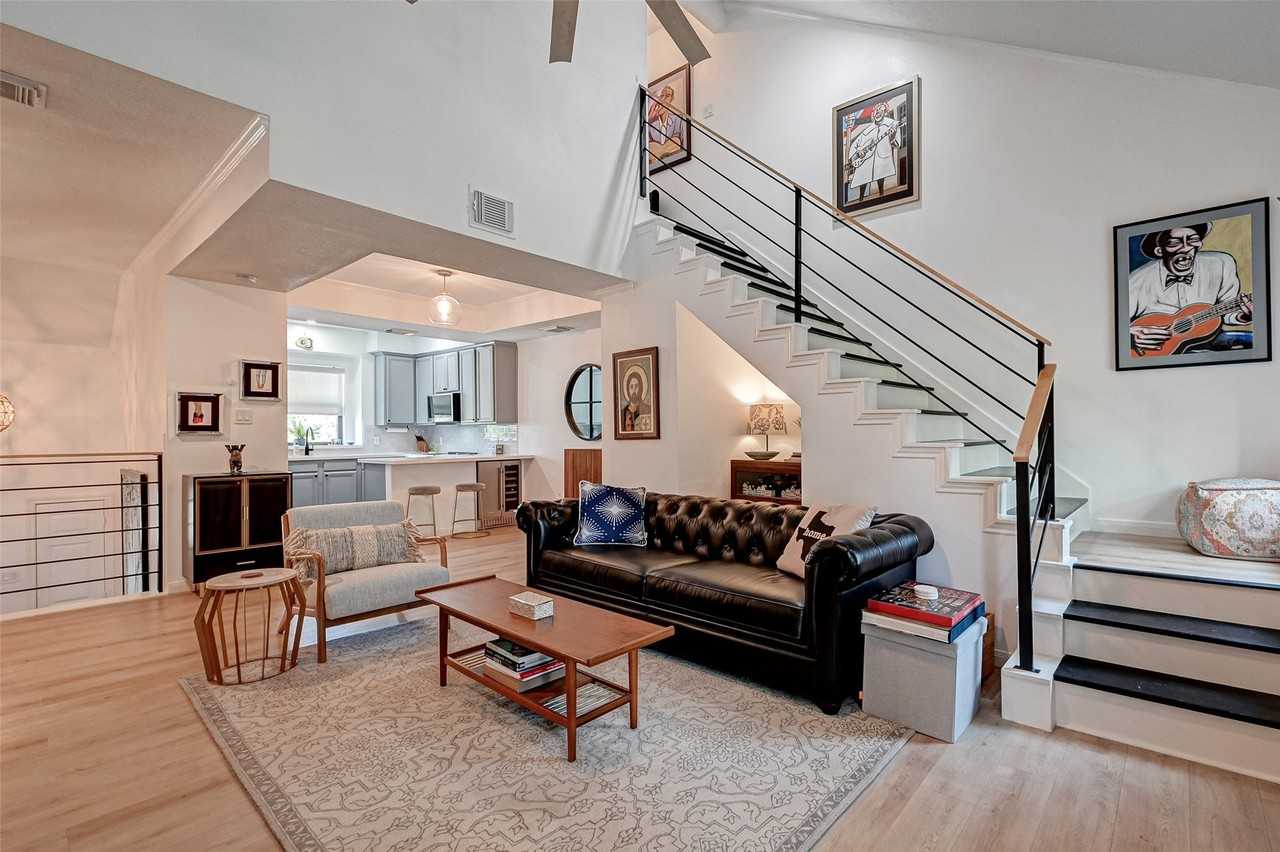 803 Davis Rd - Photo 4 of 45