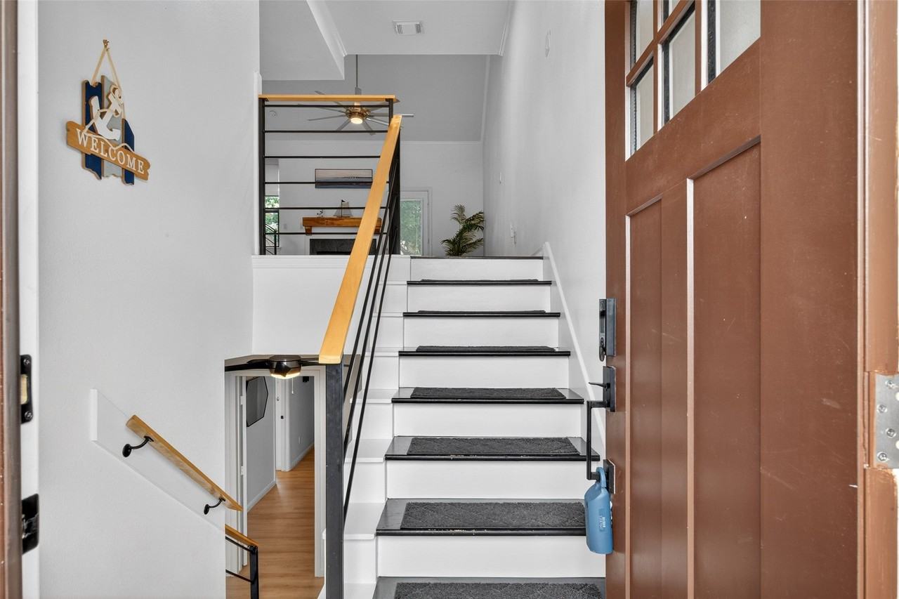 803 Davis Rd - Photo 5 of 45