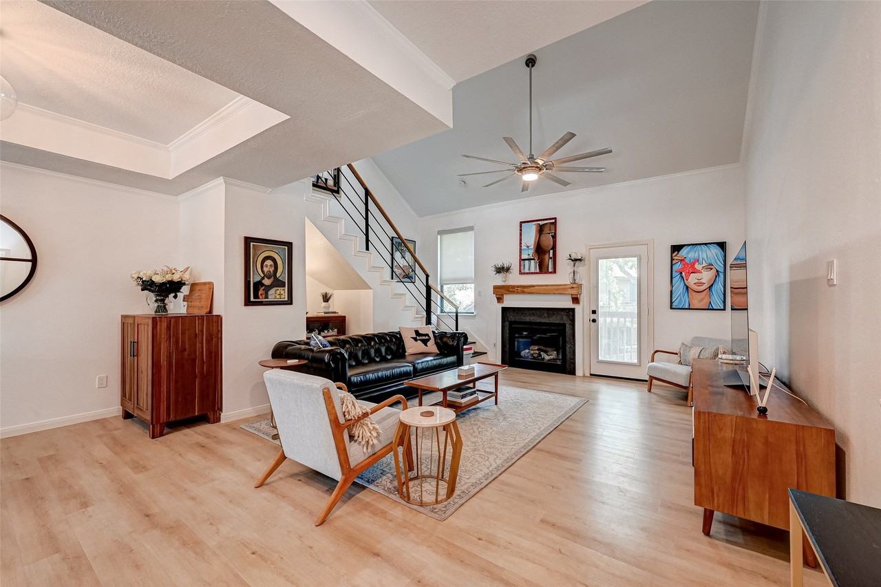 803 Davis Rd - Photo 6 of 45