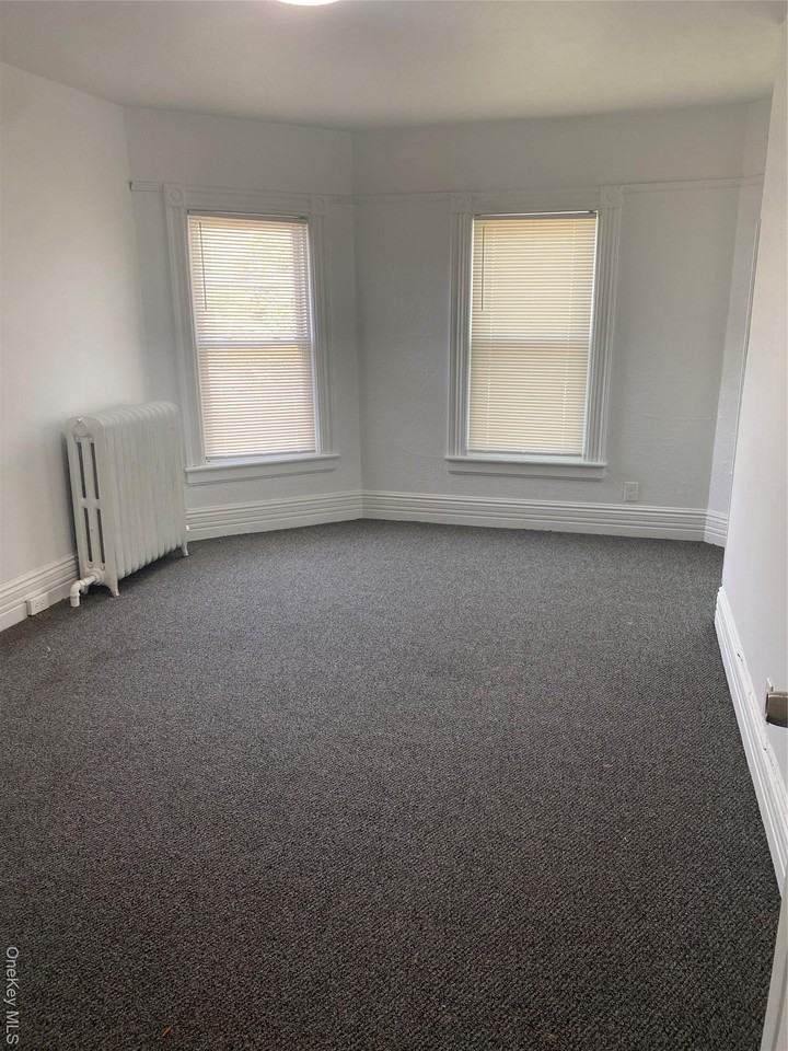 90 River Ave - Photo 2 of 11