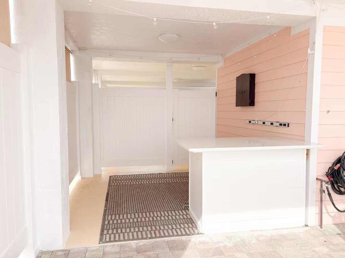 452 Ne Indian River Dr - Photo 2 of 26