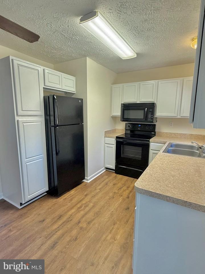 11516 Woodland View Drive - Photo 4 of 14