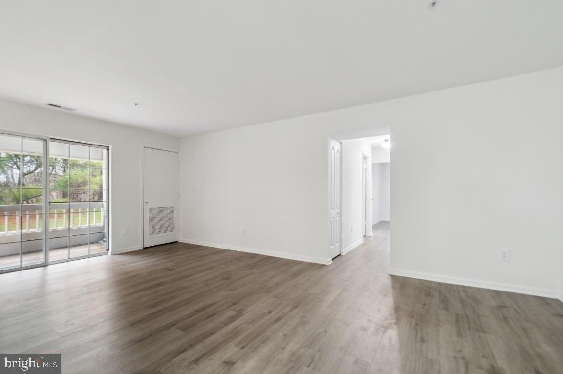 8573 Falls Run Rd Apt E #E - Photo 4 of 21