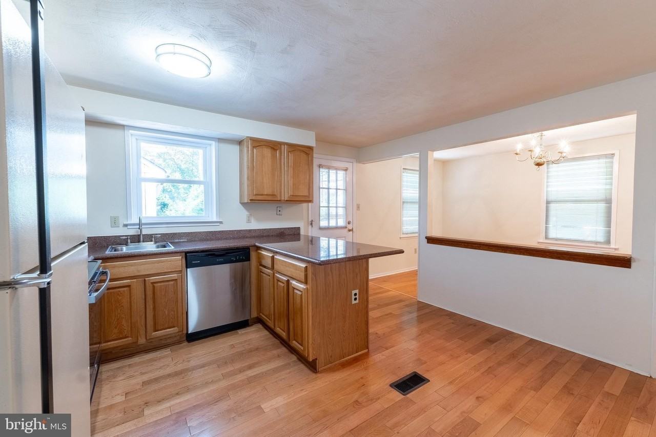 12136 Bentridge Pl - Photo 6 of 30