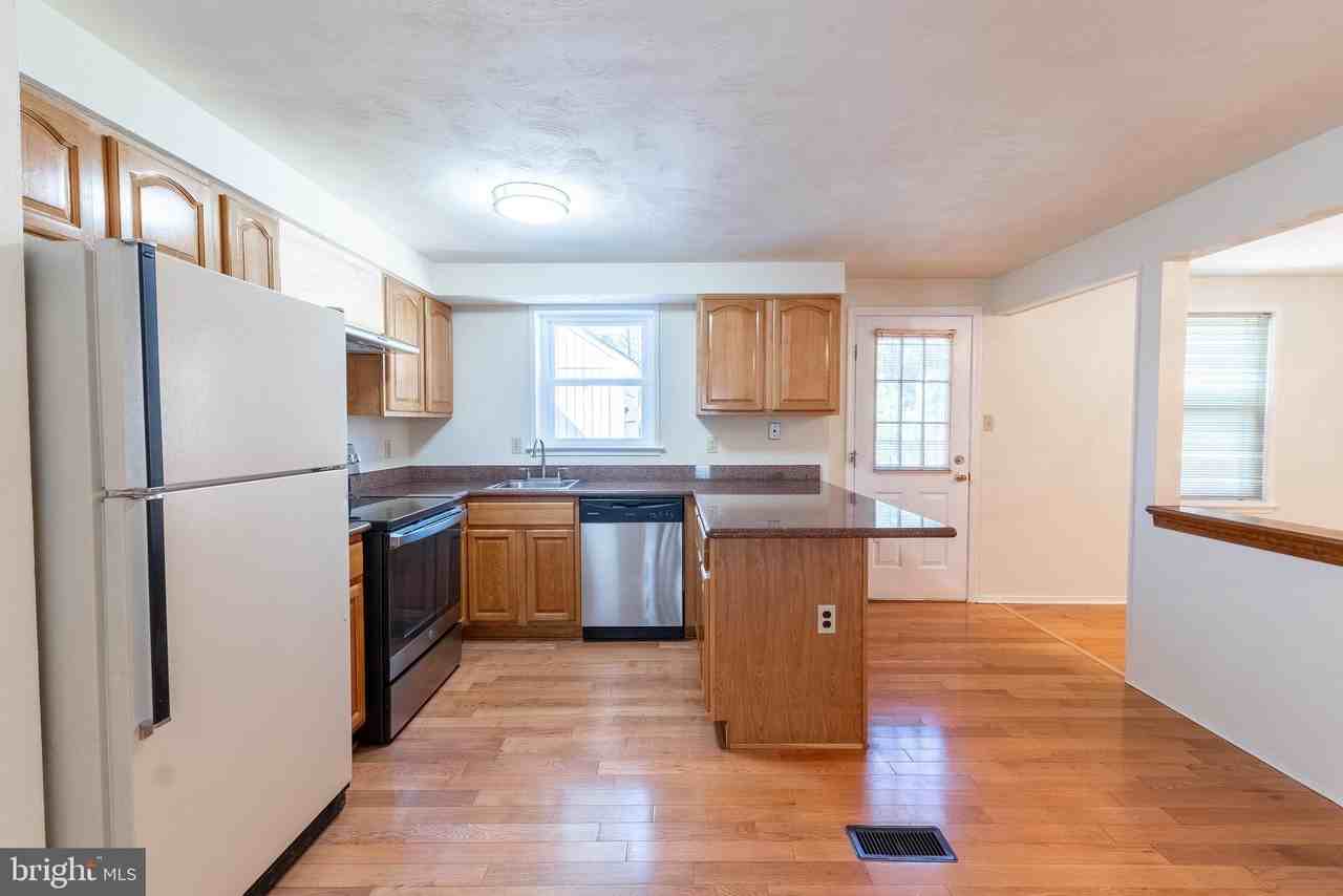 12136 Bentridge Pl - Photo 7 of 30