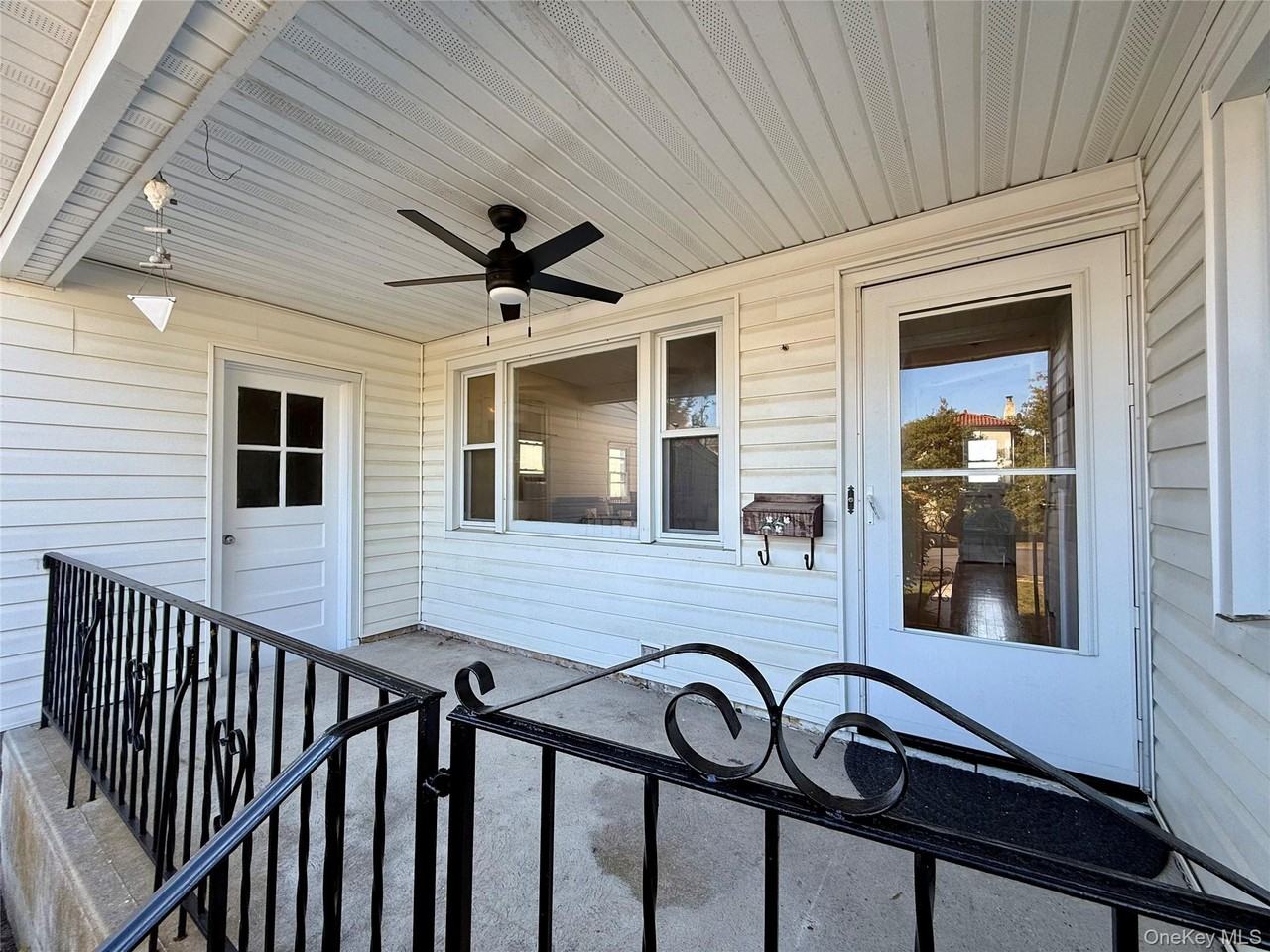 518 W Olive St - Photo 2 of 28