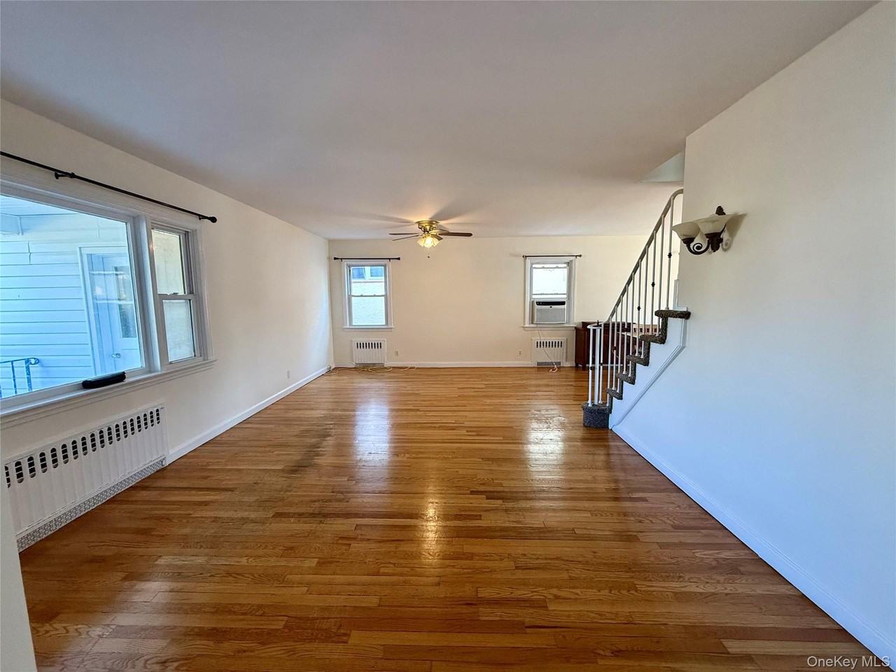 518 W Olive St - Photo 4 of 28