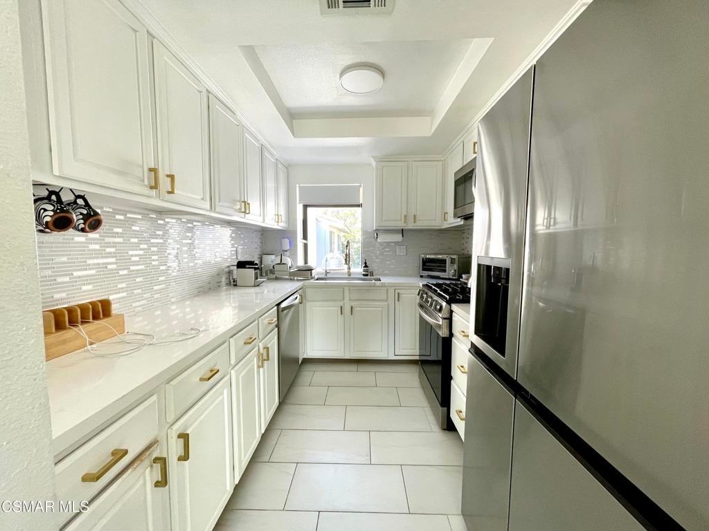 6524 Stoney View Ln - Photo 4 of 16