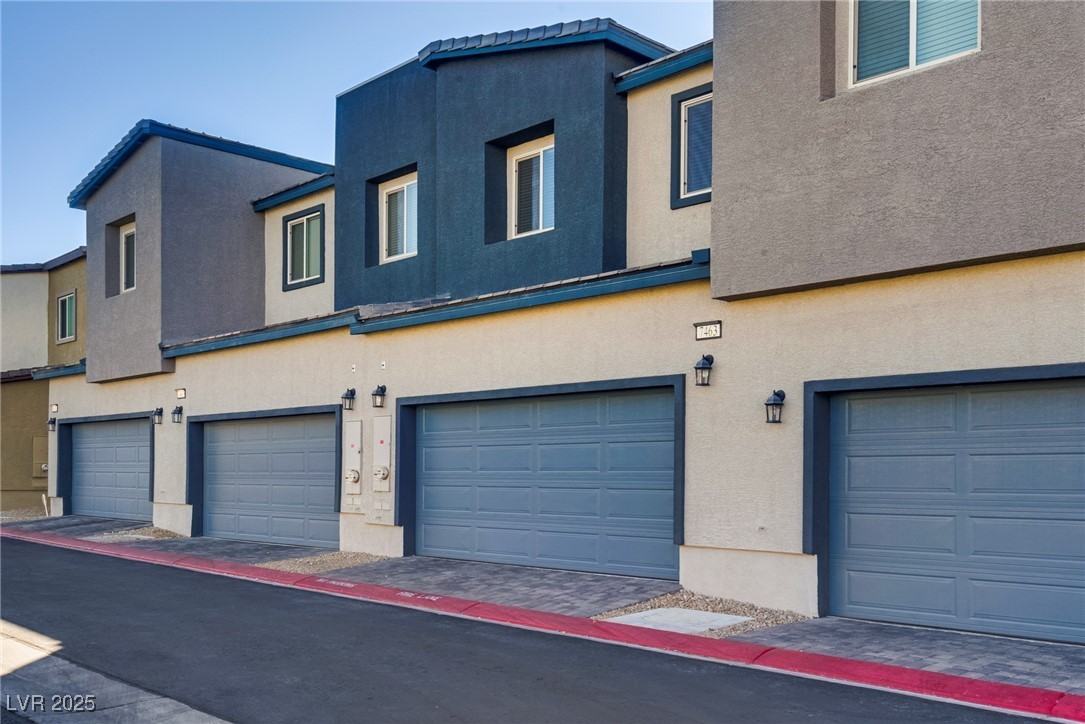 7463 Mountain Ledge St - Photo 2 of 16