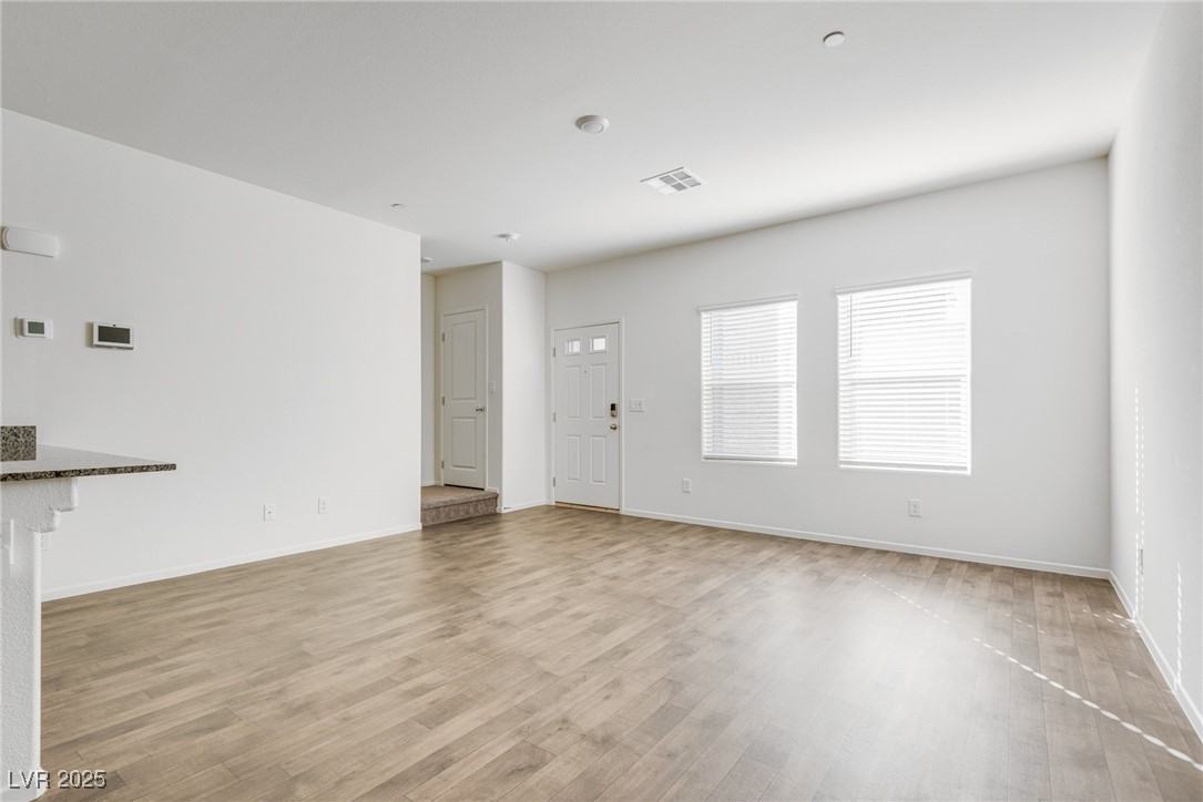 7463 Mountain Ledge St - Photo 6 of 16