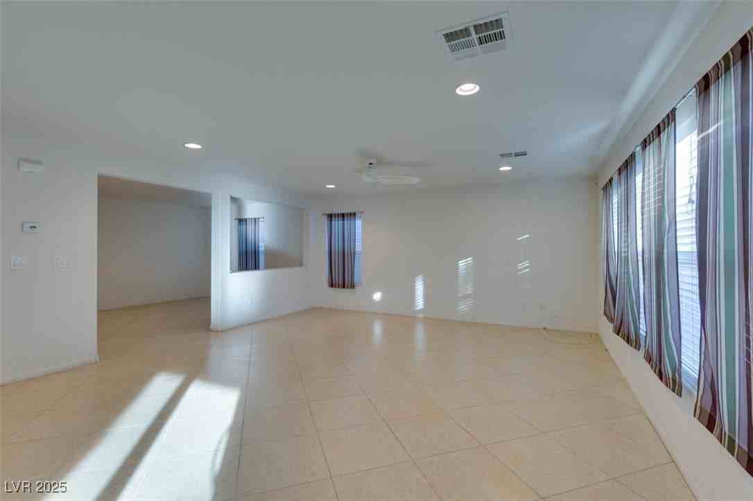 6971 Glencoe Harbor Ave - Photo 7 of 43