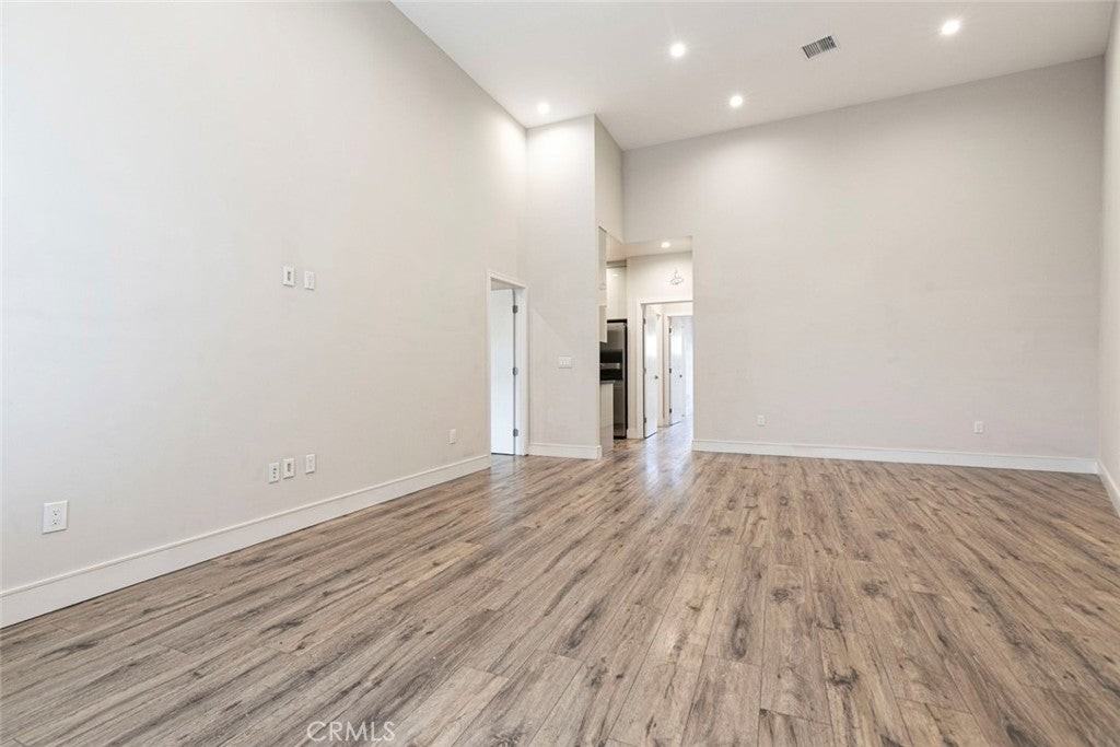 9168 Morehart Ave - Photo 5 of 25