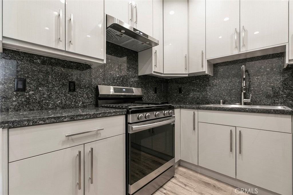 9168 Morehart Ave - Photo 7 of 25