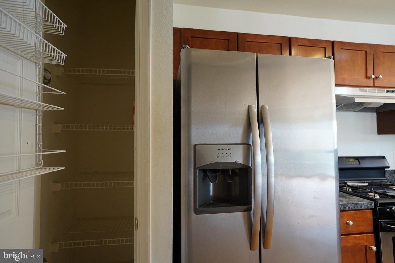 4533 Superior Sq - Photo 6 of 30