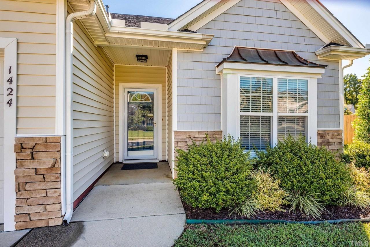 1424 Sexton Ridge Drive - Photo 3 of 44