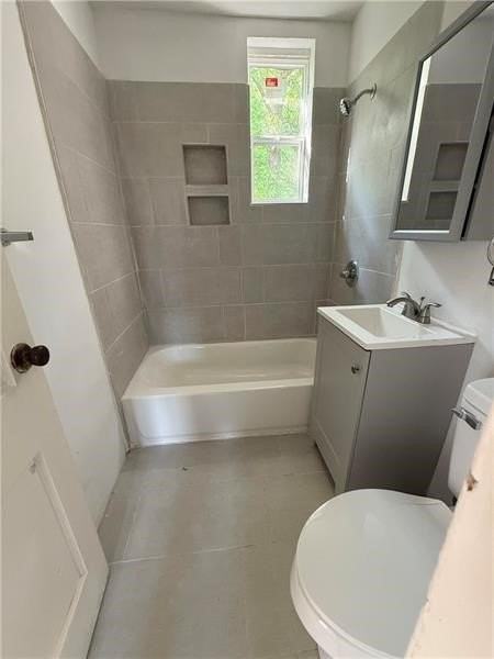 2701 Lincoln Ave - Photo 3 of 10