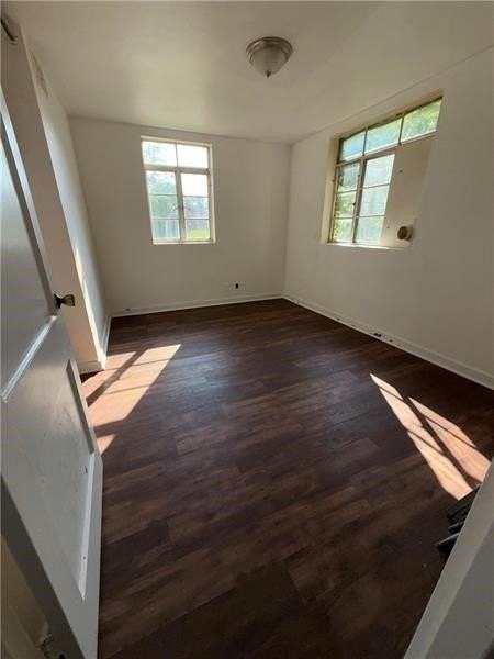 2701 Lincoln Ave - Photo 6 of 10