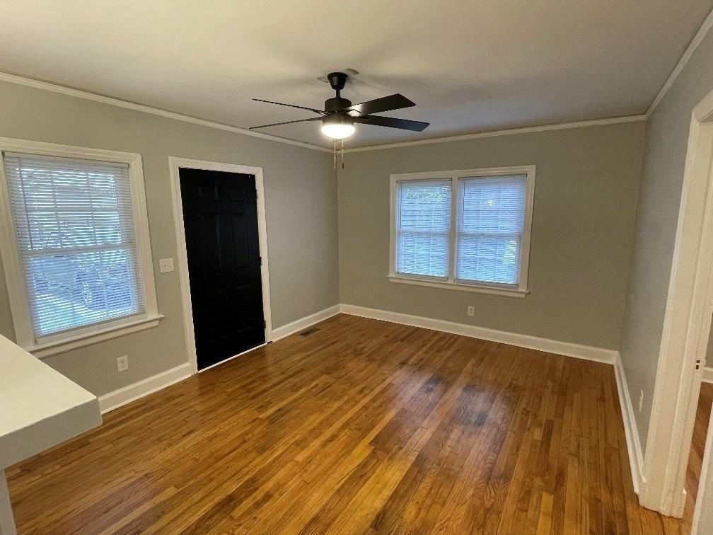 1449 35th St - Photo 3 of 11