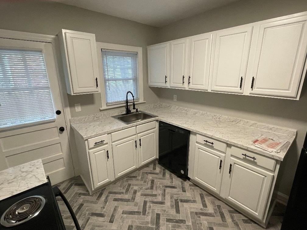 1449 35th St - Photo 5 of 11