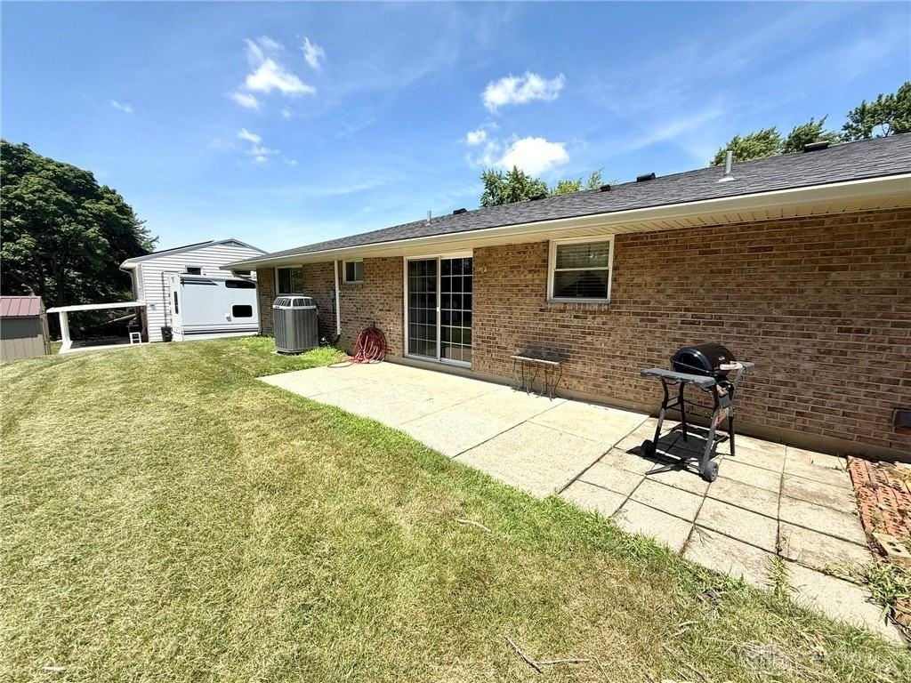 4932 Arrowview Dr - Photo 2 of 23