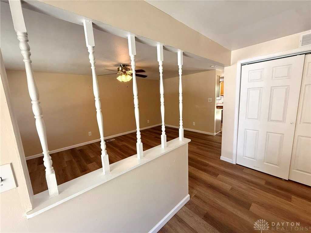 4932 Arrowview Dr - Photo 3 of 23