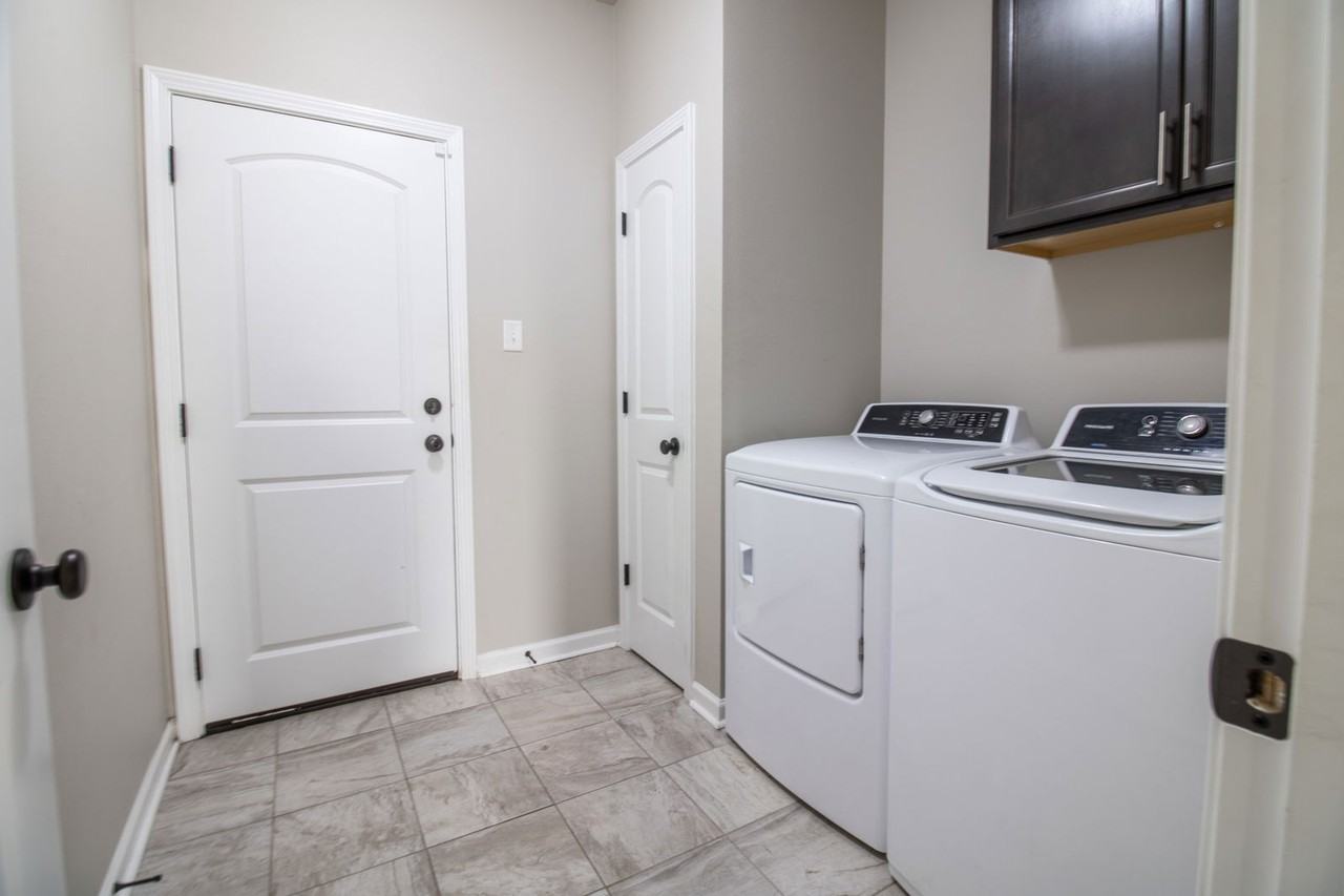 145 Keaton Ct - Photo 7 of 8